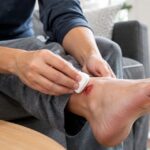 Can a foot wound get infected quickly?
